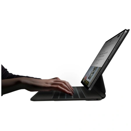 Etui UNIQ Venno Pro Magnetic Smart  z klawiaturą do iPad Air 13" 2024 / 2025 / iPad Pro 13" 2024 - czarne