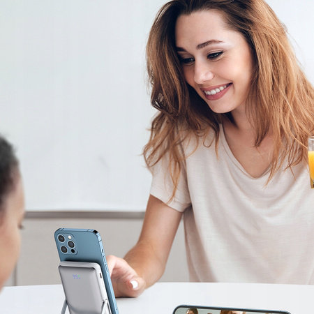 MCDODO POWERBANK INDUKCYJNY DO MAGSAFE 13 14 15 STOJAK BEZPRZEWODOWY 10000
