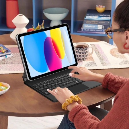 Etui Tech-Protect Smartcase Magnetic z klawiaturą na iPad 10.9” 2022 / iPad 11” 2025 - czarne