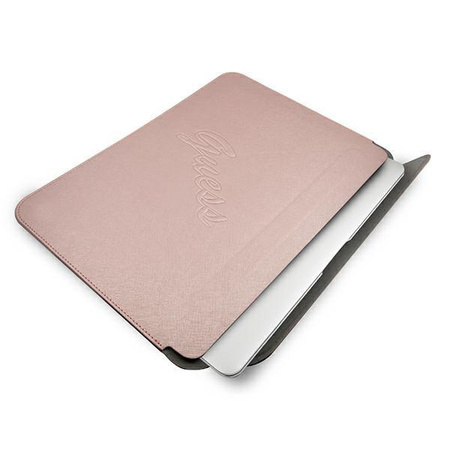 Guess Sleeve GUCS13PUSASPI 13" różowy /pink Saffiano Script