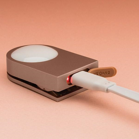 LEXON LUCIE KLIPS LED ZŁOTY DO KLUCZY Z PODŚWIETLENIEM ŁADOWANIE USB