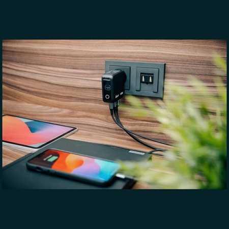 Ładowarka sieciowa Verbatim Mini GaN     100W 2xUSB-C PD/1x USB-A QC adapter UE/UK/USA czarny 30239