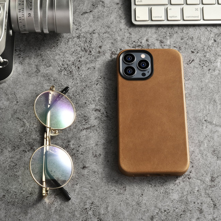 iCarer Oil Wax Premium Leather Case skórzane etui iPhone 14 Pro magnetyczne z MagSafe brązowy (WMI14220702-TN)