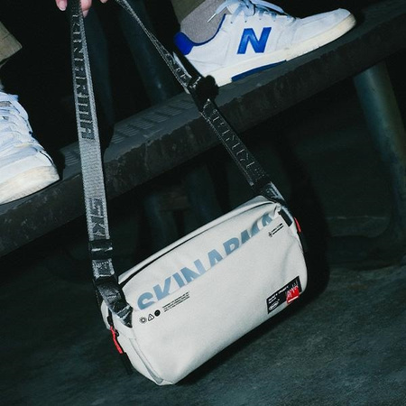 Skinarma Torebka Crossbody Fardel        czarny/black