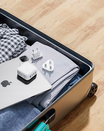 INNOSTYLE SUPER CUBE MOCNA SZYBKA ŁADOWARKA GAN PODRÓŻNA EU US UK AU 4X USB USB-C 100W BIAŁA
