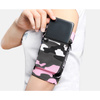 Materiałowa opaska armband na ramię do biegania fitness brązowy