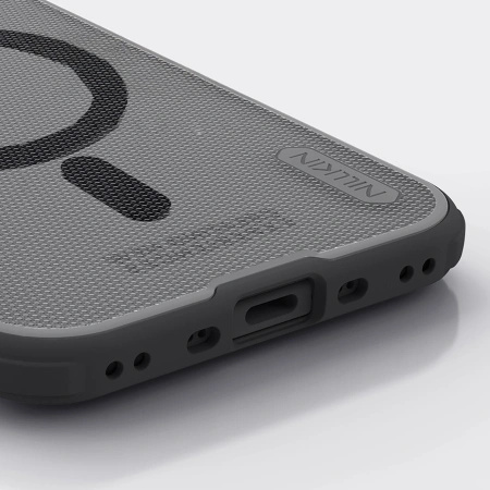 Etui Nillkin Super Frosted Shield Pro kompatybilne z MagSafe na iPhone 17 Air - przezroczyste czarne