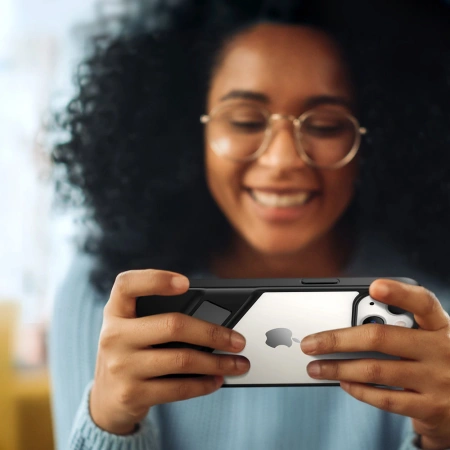 UGREEN ETUI FUSION KICKSTAND CASE DO IPHONE 13 Z ŻELOWĄ RAMKĄ I PODSTAWKĄ