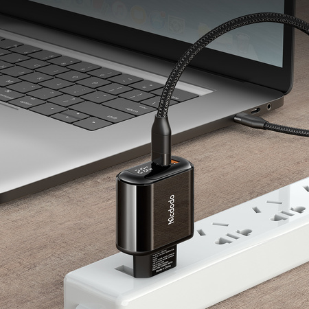 MCDODO SZYBKA ŁADOWARKA SIECIOWA DO TELEFONU 2X USB USB-C PD 20W MIERNIK