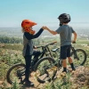 Kask rowerowy fullface dziecięcy Wozinsky z tylną lampką USB 52-56 cm - czerwono-żółty